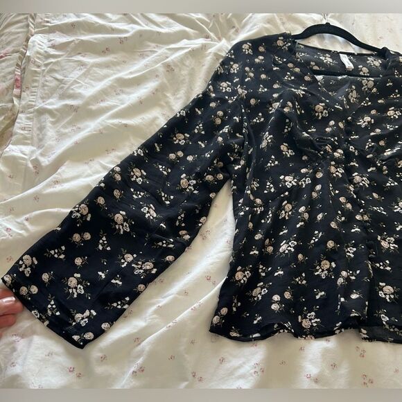 MANGO Women's Floral-Print Flowy Blouse in Black Size 16 - Picture 9 of 10